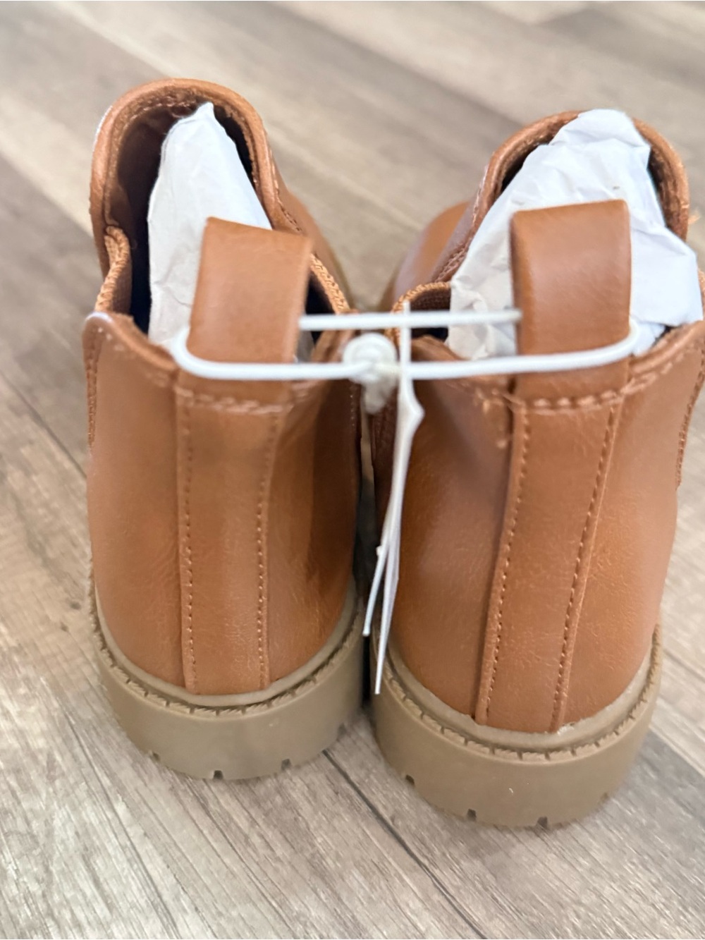 Old navy chunky Chelsea Boots - Picture 4 of 6